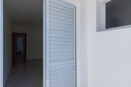 Casa à venda com 2 quartos, 73m² em Vila Yara, São Paulo