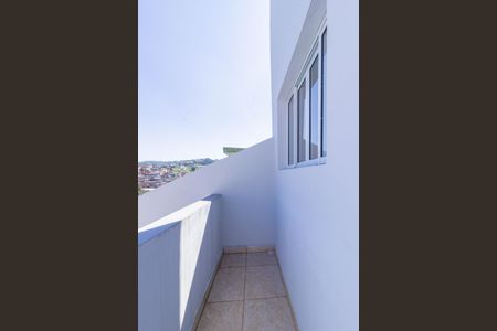 Quintal dos Fundos de casa à venda com 2 quartos, 73m² em Vila Yara, São Paulo