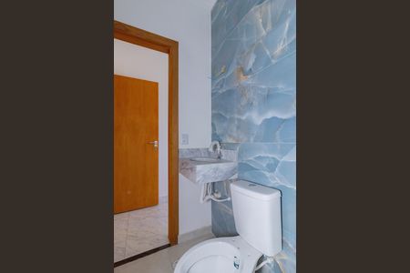 Banheiro de casa à venda com 2 quartos, 73m² em Vila Yara, São Paulo