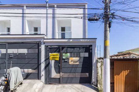 Casa à venda com 73m², 2 quartos e 1 vaga Casa à venda com 73m², 2 quartos e 1 vagaFachada