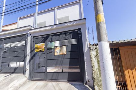 Fachada de casa à venda com 2 quartos, 73m² em Vila Yara, São Paulo