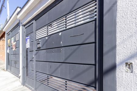 Casa à venda com 73m², 2 quartos e 2 vagasFachada