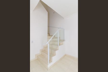 Sala de casa à venda com 2 quartos, 73m² em Vila Yara, São Paulo