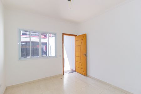 Casa à venda com 73m², 2 quartos e 2 vagasSala