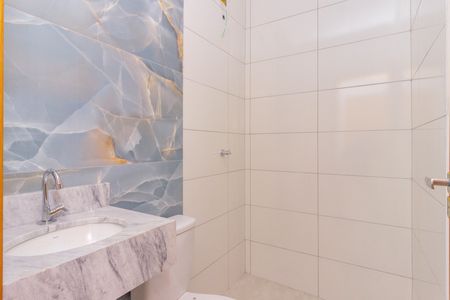 Casa à venda com 73m², 2 quartos e 2 vagasBanheiro Quarto 1