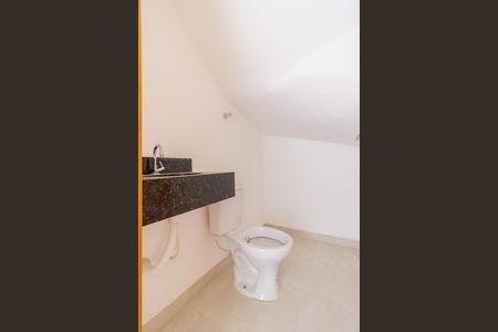 Casa à venda com 73m², 2 quartos e 2 vagasLavabo