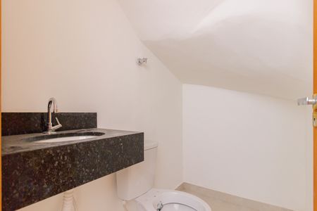 Casa à venda com 73m², 2 quartos e 2 vagasLavabo