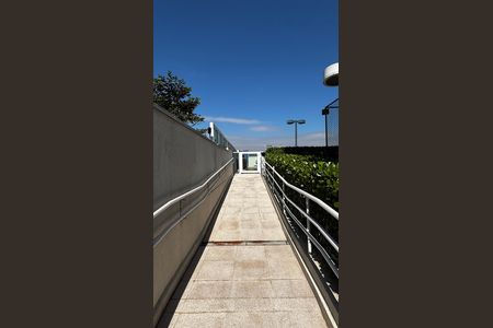 Apartamento à venda com 73m², 2 quartos e 2 vagas Apartamento à venda com 73m², 2 quartos e 2 vagasRampa - Corrimão