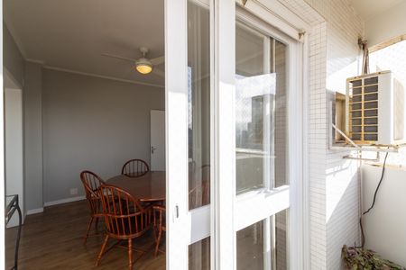 Apartamento para alugar com 105m², 2 quartos e sem vaga Apartamento para alugar com 105m², 2 quartos e sem vagaSacada