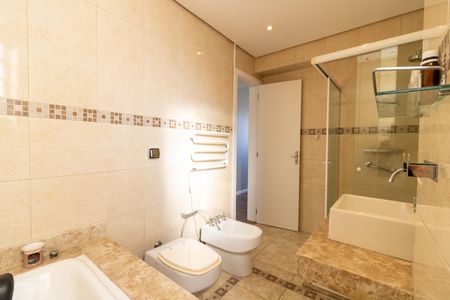 Apartamento para alugar com 105m², 2 quartos e sem vaga Apartamento para alugar com 105m², 2 quartos e sem vagaBanheiro