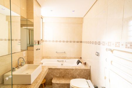 Banheiro de apartamento para alugar com 2 quartos, 105m² em Centro Histórico, Porto Alegre