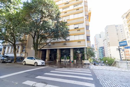 Apartamento para alugar com 105m², 2 quartos e sem vaga Apartamento para alugar com 105m², 2 quartos e sem vagaFachada