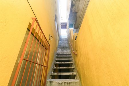 Escada de casa para alugar com 1 quarto, 72m² em Parque João Ramalho, Santo André