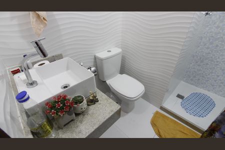Casa de condomínio para alugar com 102m², 2 quartos e 1 vagaBanheiro 1