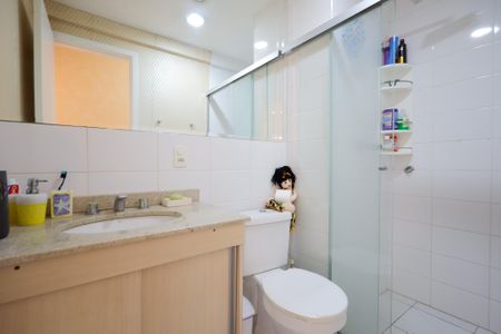 Apartamento à venda com 74m², 3 quartos e 2 vagas Apartamento à venda com 74m², 3 quartos e 2 vagasBanheiro Social