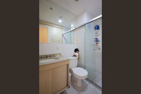 Apartamento à venda com 74m², 3 quartos e 2 vagas Apartamento à venda com 74m², 3 quartos e 2 vagasBanheiro Social