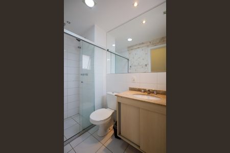 Apartamento à venda com 74m², 3 quartos e 2 vagas Apartamento à venda com 74m², 3 quartos e 2 vagasBanheiro da Suíte