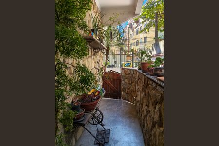 Entrada de apartamento à venda com 2 quartos, 65m² em Estácio, Rio de Janeiro