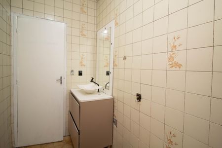 Casa para alugar com 60m², 2 quartos e 1 vaga Casa para alugar com 60m², 2 quartos e 1 vagaBanheiro