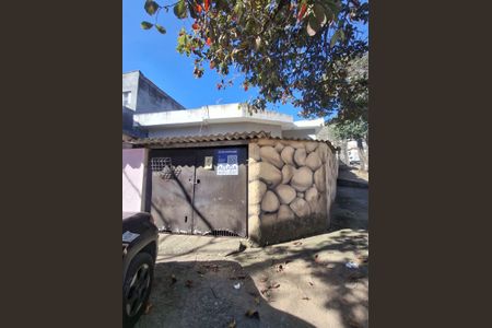 Casa para alugar com 60m², 2 quartos e 1 vaga Casa para alugar com 60m², 2 quartos e 1 vagaFachada