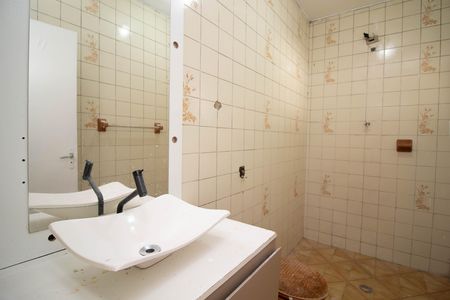 Casa para alugar com 60m², 2 quartos e 1 vaga Casa para alugar com 60m², 2 quartos e 1 vagaBanheiro
