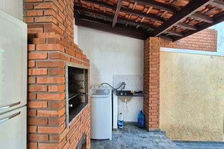 Casa para alugar com 70m², 2 quartos e 1 vaga Casa para alugar com 70m², 2 quartos e 1 vagaÁrea de Serviço