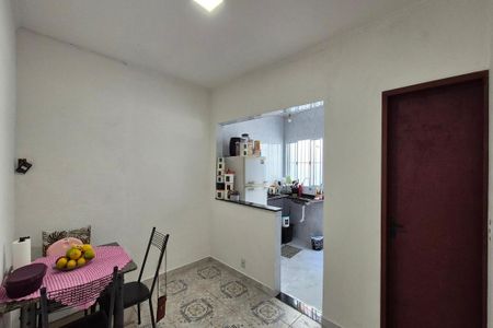 Casa para alugar com 70m², 2 quartos e 1 vaga Casa para alugar com 70m², 2 quartos e 1 vagaSala