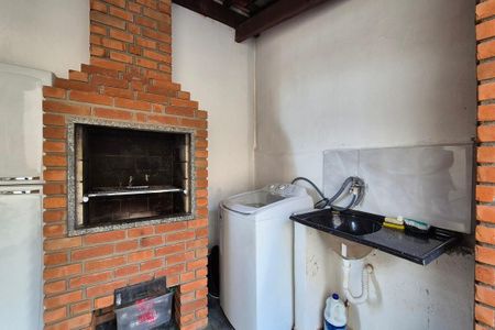 Casa para alugar com 70m², 2 quartos e 1 vaga Casa para alugar com 70m², 2 quartos e 1 vagaÁrea de Serviço