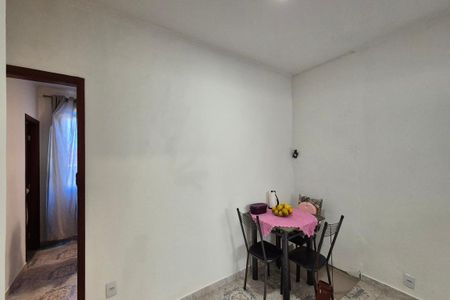Casa para alugar com 70m², 2 quartos e 1 vaga Casa para alugar com 70m², 2 quartos e 1 vagaSala