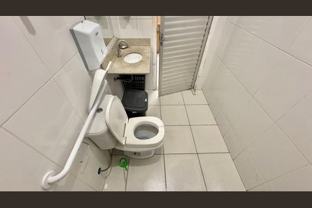 Casa à venda com 236m², 7 quartos e 2 vagas Casa à venda com 236m², 7 quartos e 2 vagasBanheiro