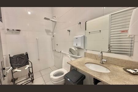 Casa à venda com 236m², 7 quartos e 2 vagas Casa à venda com 236m², 7 quartos e 2 vagasBanheiro
