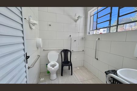 Casa à venda com 236m², 7 quartos e 2 vagas Casa à venda com 236m², 7 quartos e 2 vagasBanheiro