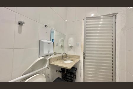 Banheiro de casa à venda com 7 quartos, 236m² em Serra, Belo Horizonte