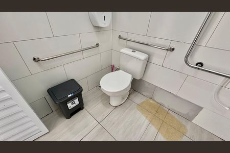 Casa à venda com 236m², 7 quartos e 2 vagas Casa à venda com 236m², 7 quartos e 2 vagasBanheiro
