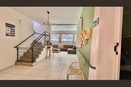 Casa à venda com 7 quartos, 236m² em Serra, Belo Horizonte