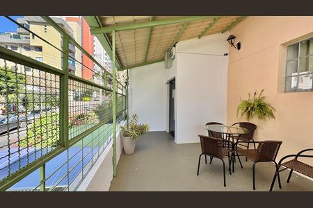 Casa à venda com 236m², 7 quartos e 2 vagas Casa à venda com 236m², 7 quartos e 2 vagasÁrea comum - Segundo andar