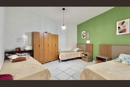 Casa à venda com 236m², 7 quartos e 2 vagas Casa à venda com 236m², 7 quartos e 2 vagasQuarto