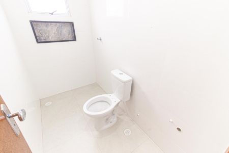 Banheiro de apartamento à venda com 2 quartos, 54m² em Vila Canero, São Paulo