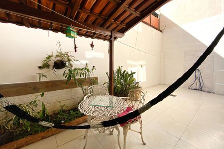 Apartamento à venda com 2 quartos, 62m² em Sagrada Família, Belo Horizonte