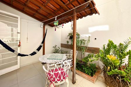 Apartamento à venda com 2 quartos, 62m² em Sagrada Família, Belo Horizonte