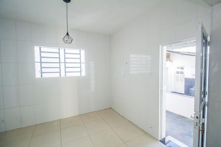 Cozinha e Área de Serviço de casa para alugar com 2 quartos, 150m² em Bento Ribeiro, Rio de Janeiro