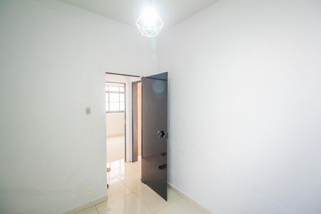 Quarto 1 de casa para alugar com 2 quartos, 150m² em Bento Ribeiro, Rio de Janeiro
