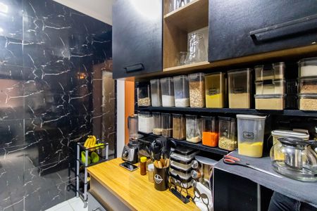 Cozinha de apartamento para alugar com 2 quartos, 55m² em Parque Renato Maia, Guarulhos