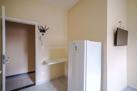 Cozinha de kitnet/studio para alugar com 1 quarto, 20m² em Rio Pequeno, São Paulo
