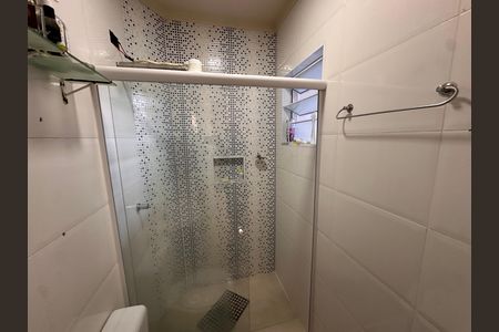 Banheiro suíte  de casa para alugar com 3 quartos, 70m² em Parque Maria Domitila, São Paulo