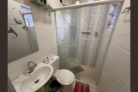 Banheiro suíte  de casa para alugar com 3 quartos, 70m² em Parque Maria Domitila, São Paulo