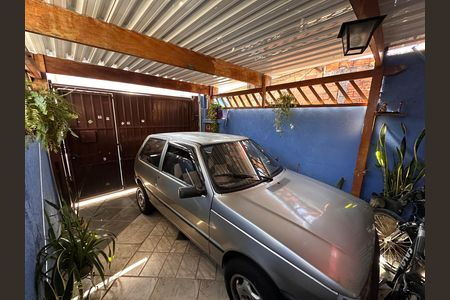 Garagem de casa para alugar com 3 quartos, 70m² em Parque Maria Domitila, São Paulo
