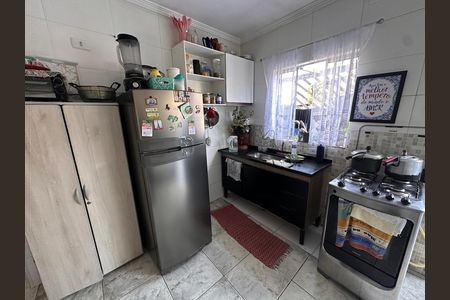 Cozinha de casa para alugar com 3 quartos, 70m² em Parque Maria Domitila, São Paulo