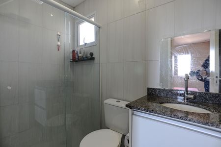 Banheiro de apartamento para alugar com 2 quartos, 57m² em Vila Nova Aparecida, Mogi das Cruzes