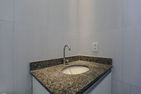 Apartamento para alugar com 57m², 2 quartos e 1 vaga Apartamento para alugar com 57m², 2 quartos e 1 vagaBanheiro